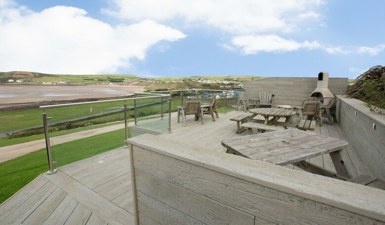 Stables Croyde 4 Bedrooms / Sleeps 8 Sea & Beach Views