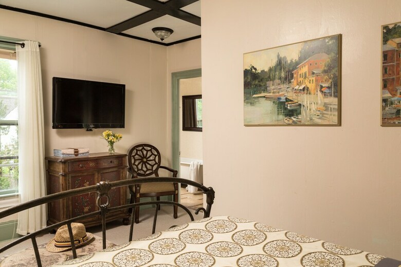 Bed & Breakfast Captain Nickels Inn