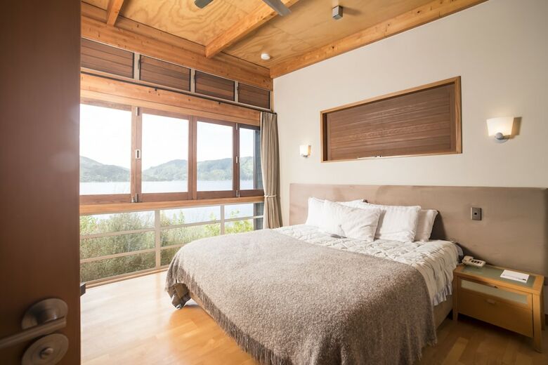 Posada Bay Of Many Coves Resort