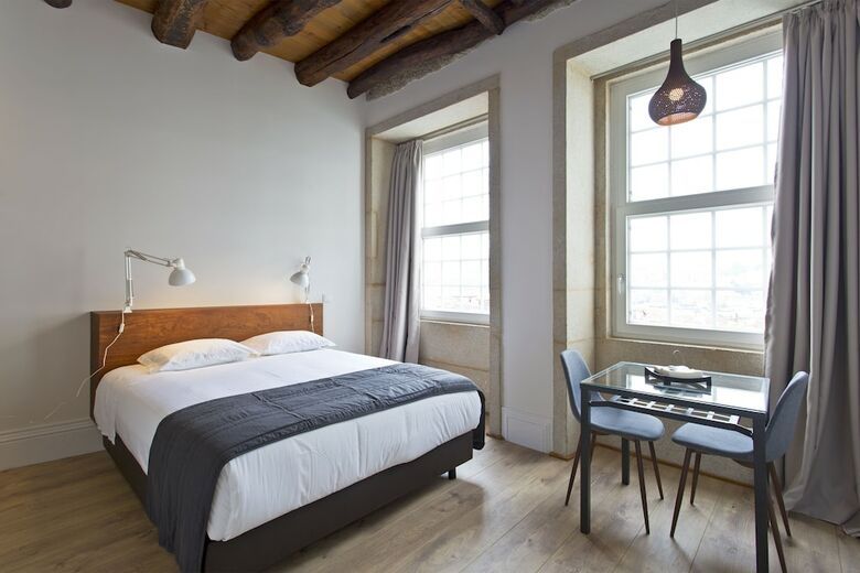 Rva S�o Jo�o Novo Apartments