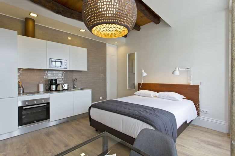 Rva S�o Jo�o Novo Apartments