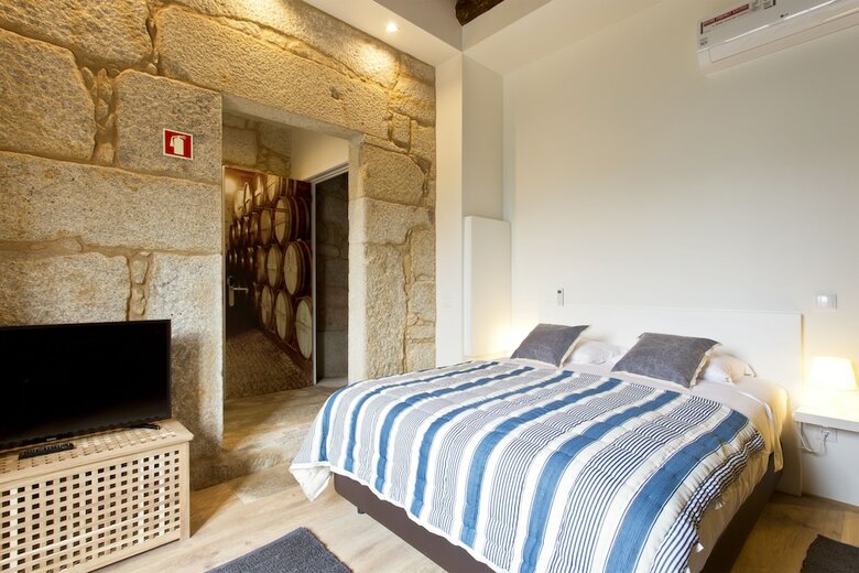 Rva S�o Jo�o Novo Apartments