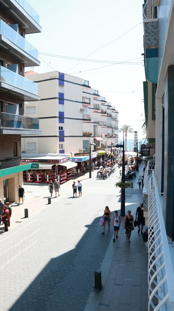 Apartamentos Estudios Mundobooking