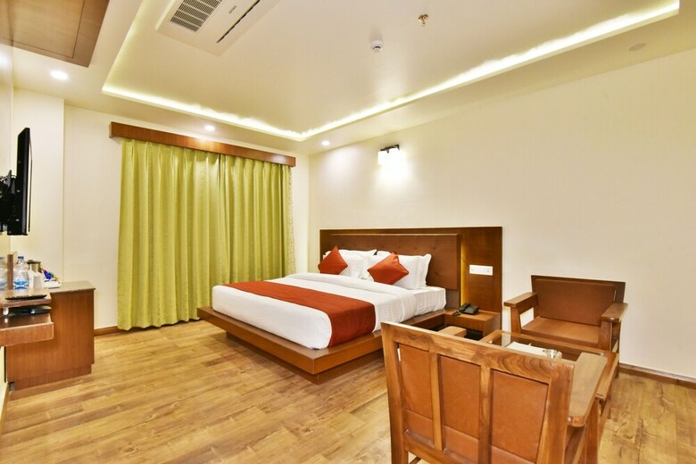 Hotel Ashapuri Residency Manali