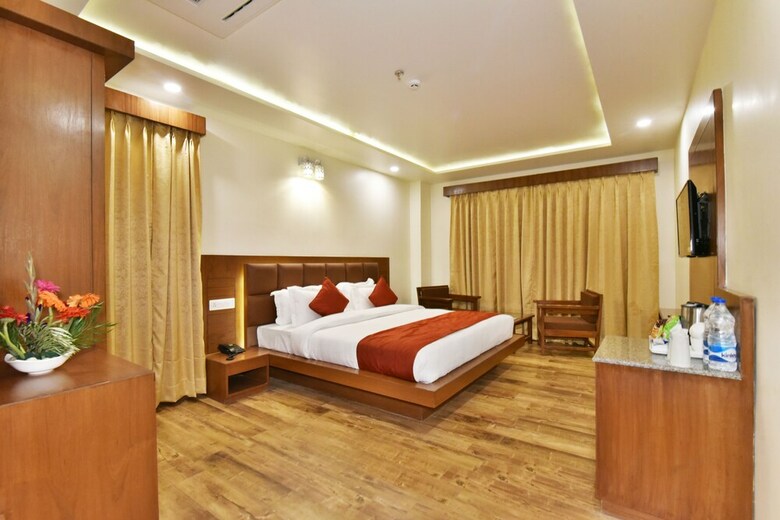 Hotel Ashapuri Residency Manali