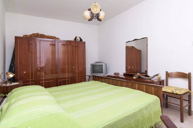 House Cukon / Two Bedrooms Apartment