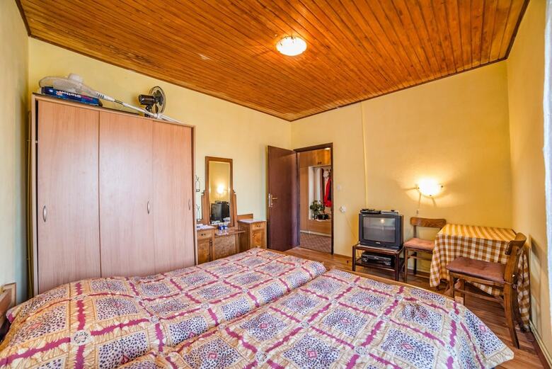 Apartamentos App And Rooms Nela Hum