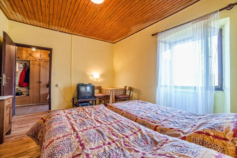 Apartamentos App And Rooms Nela Hum