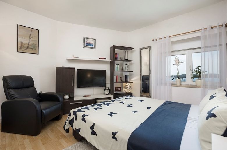 Apartment Arena Akvileia / One Bedroom