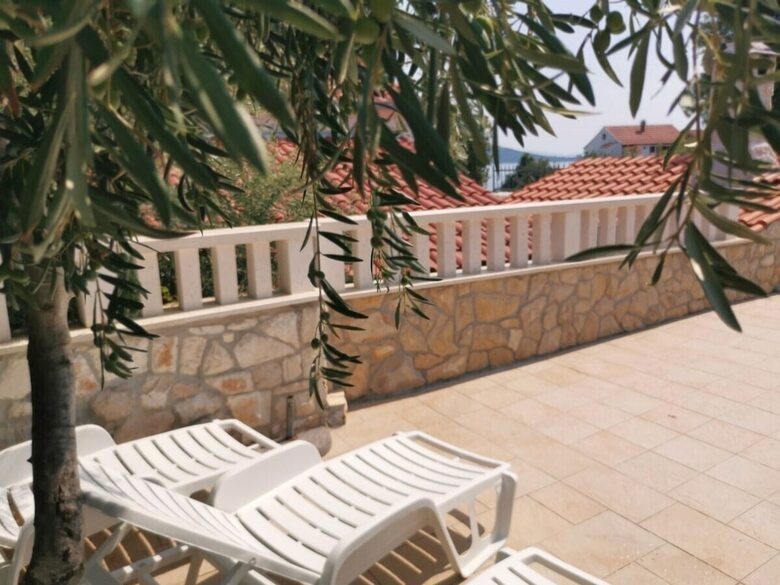 Holiday House Little Desire