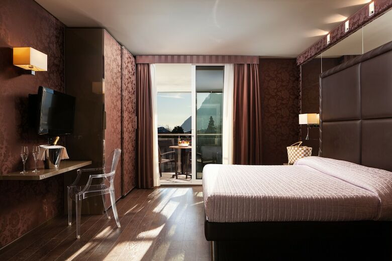 Hotel Kristal Palace - Tonellihotels