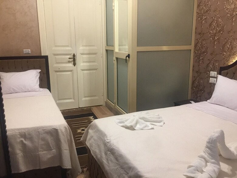 Hostal Heritage Hostel
