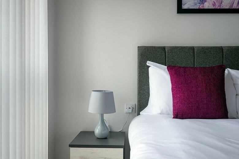 Modern Bright Apartment Near Centre