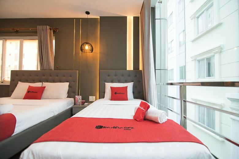 Hotel Reddoorz Plus Near Saigon Centre