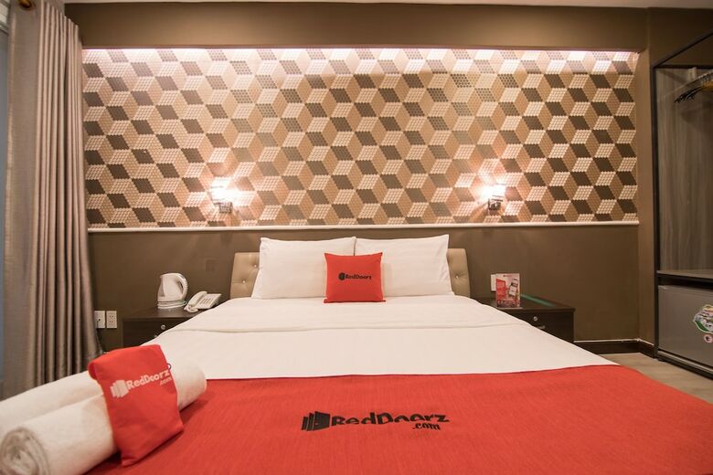 Hotel Reddoorz Plus Near Saigon Centre