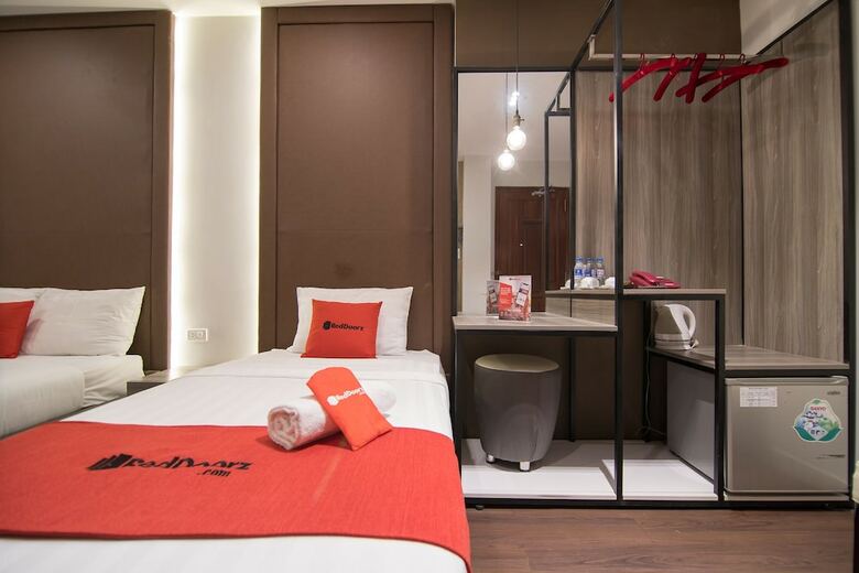 Hotel Reddoorz Plus Near Saigon Centre