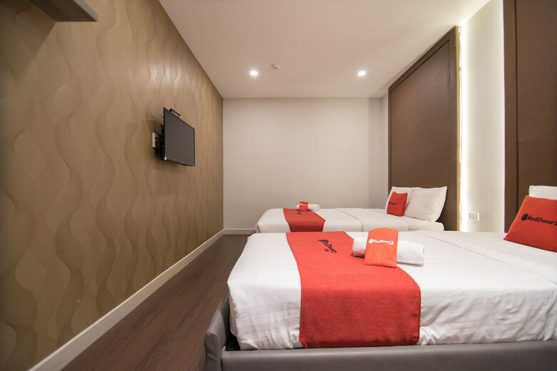 Hotel Reddoorz Plus Near Saigon Centre