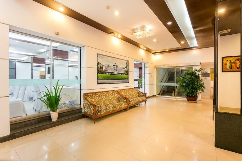 Oyo 226 Tao Dan Hotel