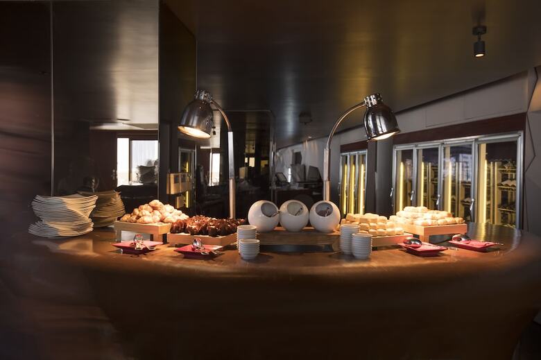 Hotel Tower Club At Lebua (The World?s First Vertical Destination)