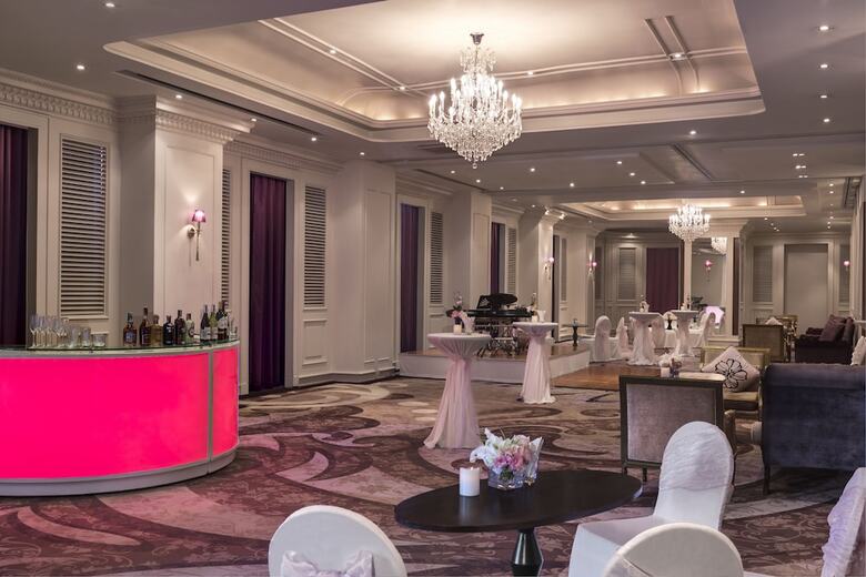 Hotel Tower Club At Lebua (The World?s First Vertical Destination)