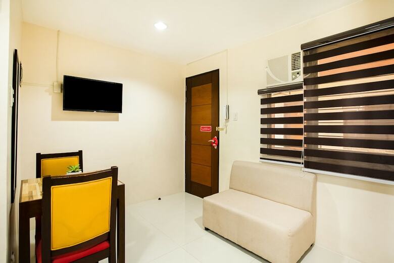 Hotel Oyo 199 Solange Apartelle
