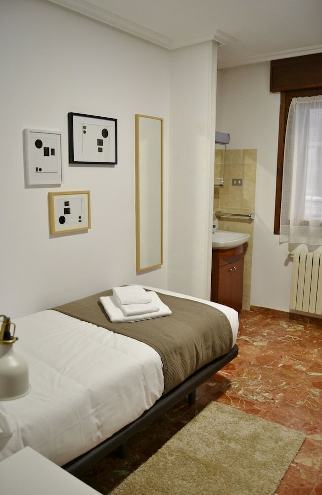 Pension Tres Puentes Anguiano