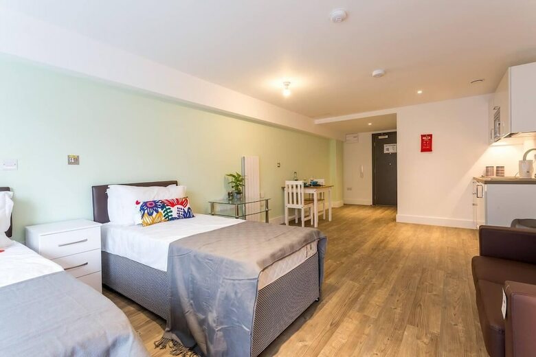 Brand New Studio Apartment In Central Oldham