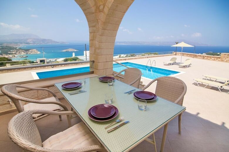 Philoxenia Luxury Stone Villa