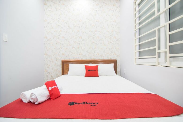 Hotel Reddoorz Plus @ Huynh Tan Phat