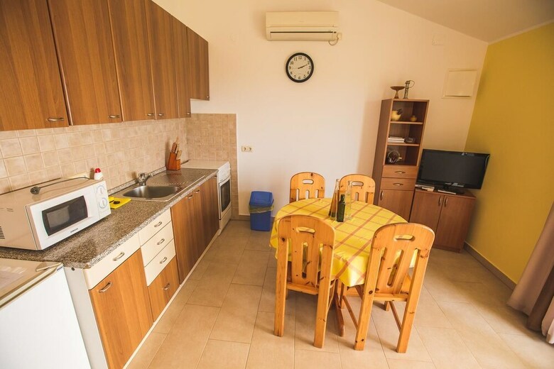 Apartments Lidija Palit