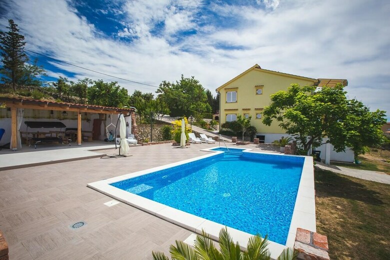 Apartments Lidija Palit