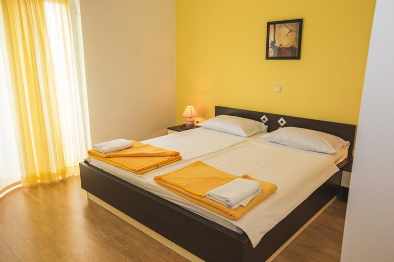 Apartments Lidija Palit