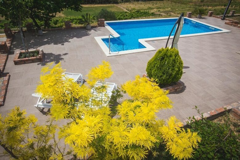 Apartments Lidija Palit