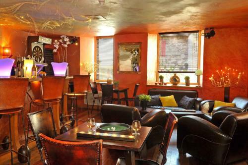 Hotel O2b Aux Berges De Broc�liande