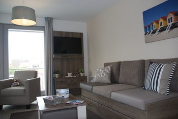 Apartamentos Holiday Suites Bray - Dunes Margats