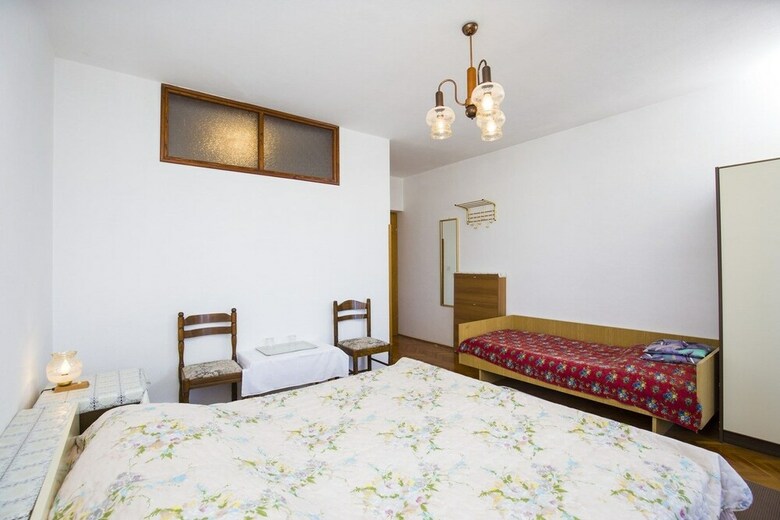 Apartments And Rooms Krstini?