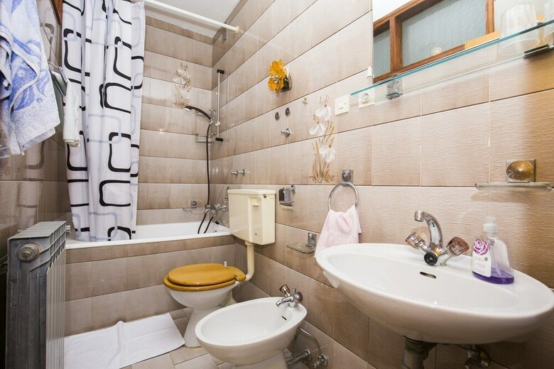 Apartments And Rooms Krstini?