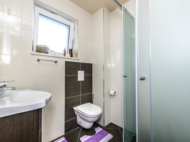 Villa Pave / Six Bedrooms H1