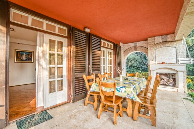 Apartamentos Holiday House Nada