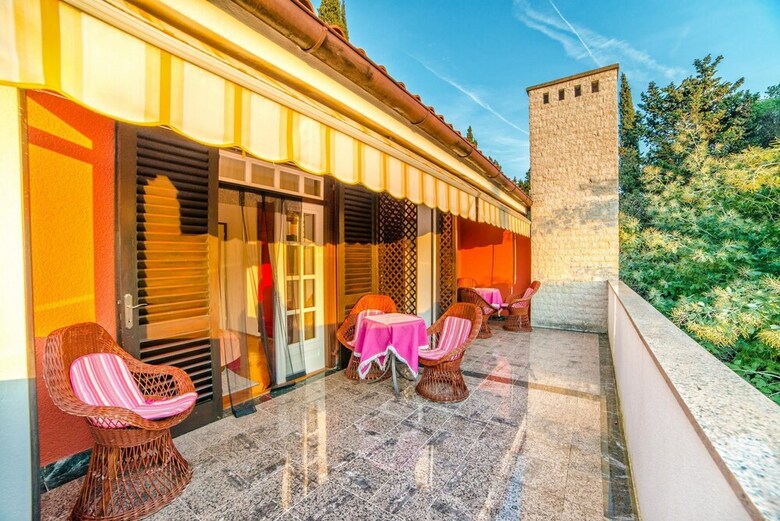Apartamentos Holiday House Nada