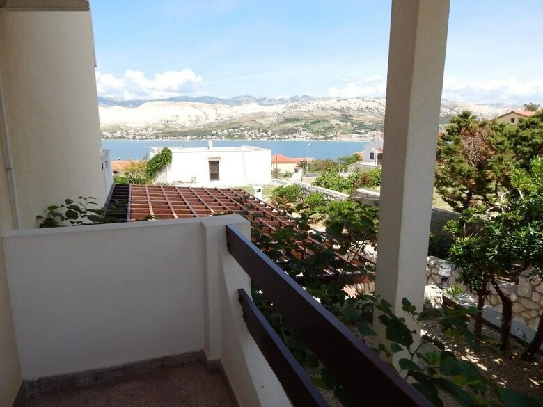 Apartments Valenti? 1304 Pag