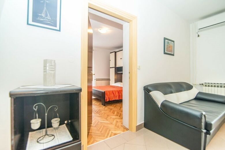 Apartments Valenti? 1304 Pag