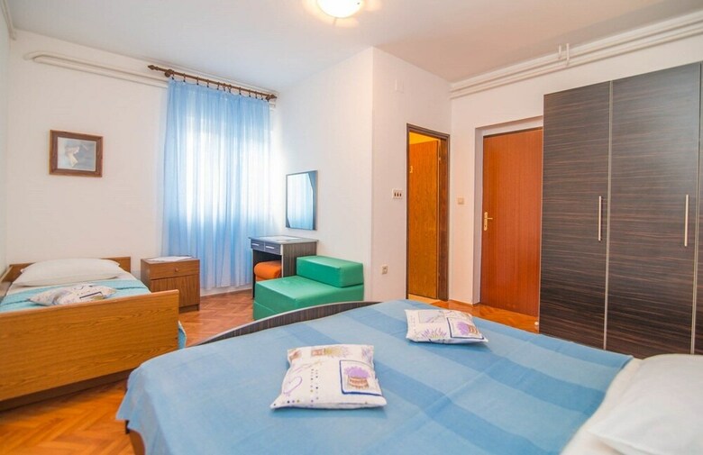 Apartments Valenti? 1304 Pag