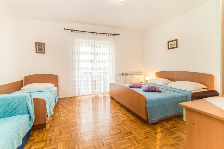 Apartments Valenti? 1304 Pag