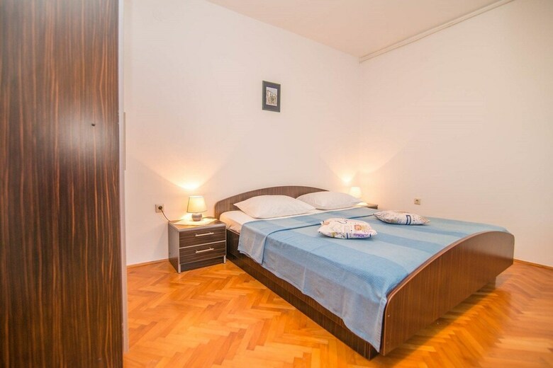 Apartments Valenti? 1304 Pag
