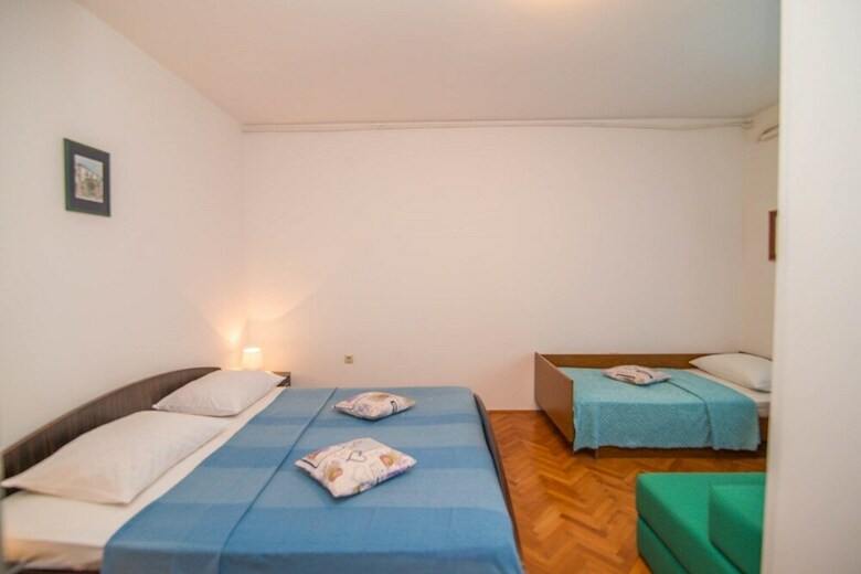 Apartments Valenti? 1304 Pag
