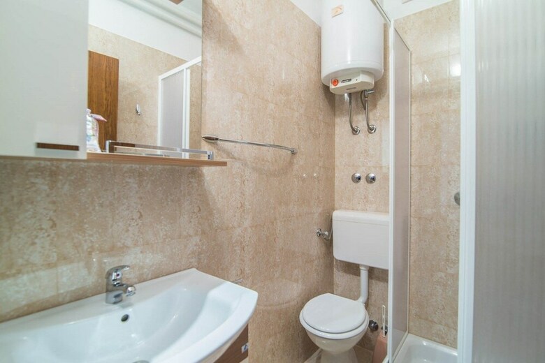 Apartments Valenti? 1304 Pag