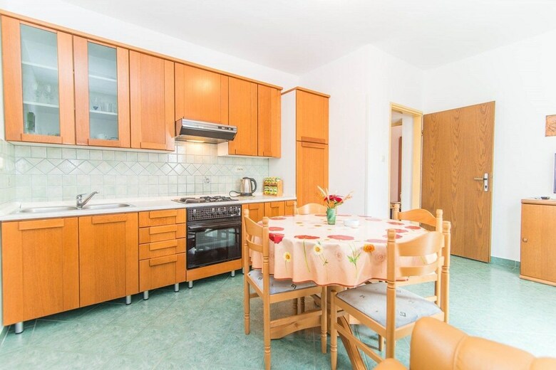 Apartments Valenti? 1304 Pag