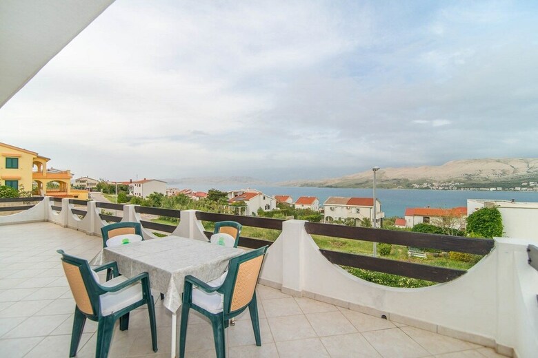 Apartments Valenti? 1304 Pag