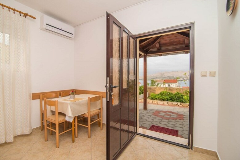 Apartments Valenti? 1304 Pag